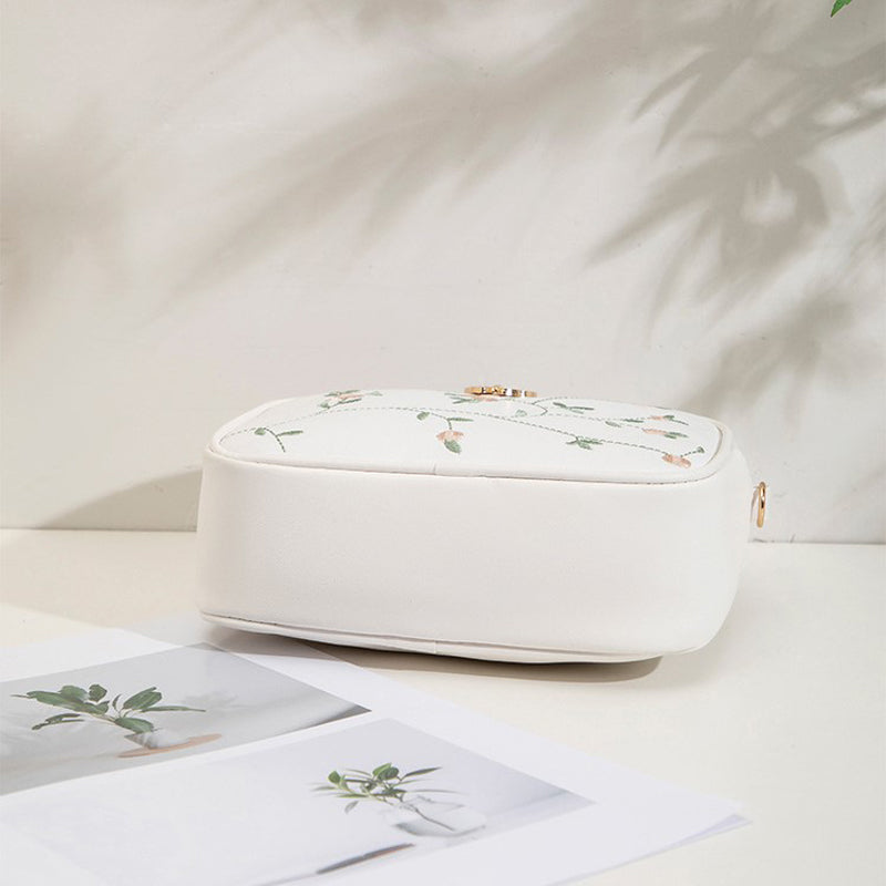 Avslappet Veske Med Blomsterbroderi