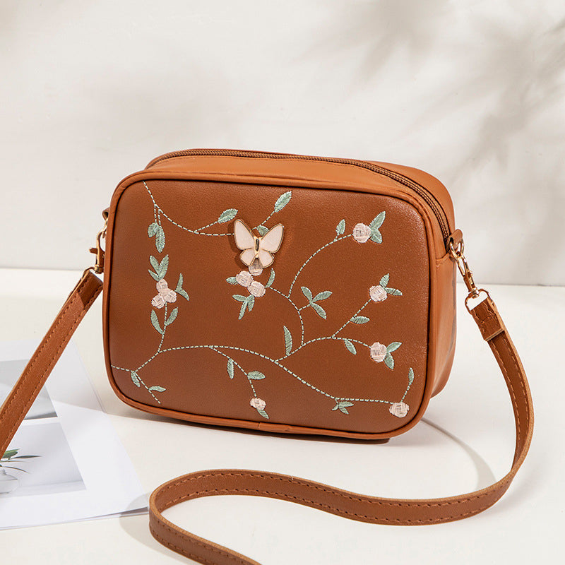 Avslappet Veske Med Blomsterbroderi